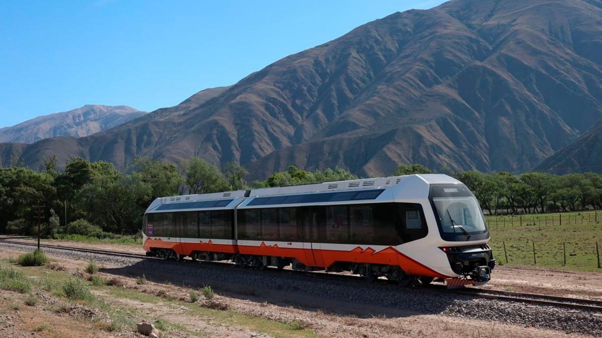 El primer tren solar de América Latina: Una experiencia única para recorrer la Quebrada de Humahuaca