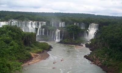 Cataratas del Iguazú en verano